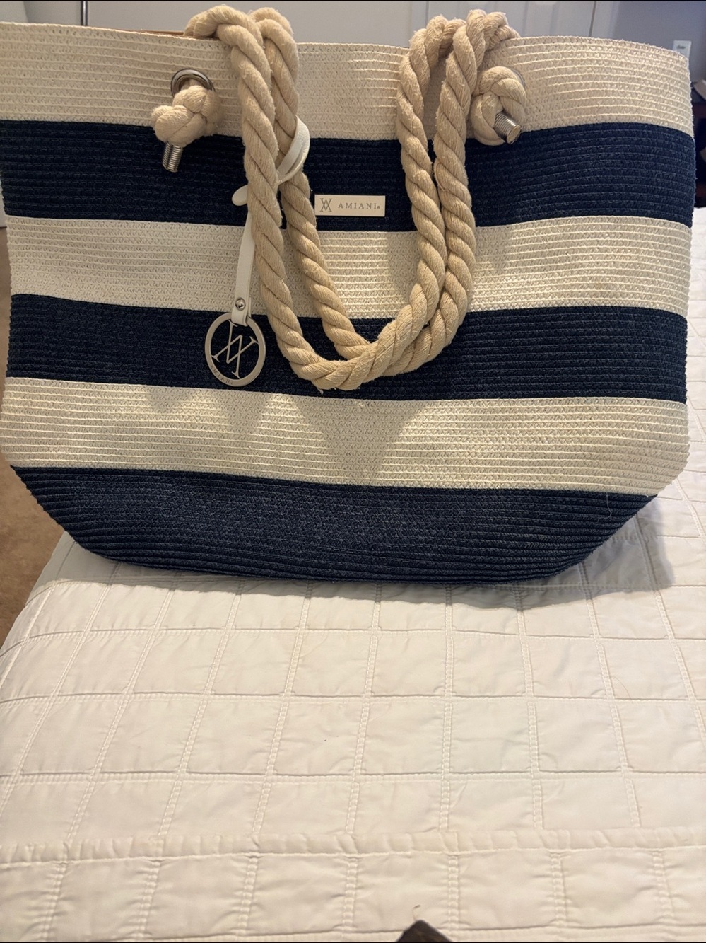 Amiani Striped Rope-Handle Beach Tote in Natural & Black
